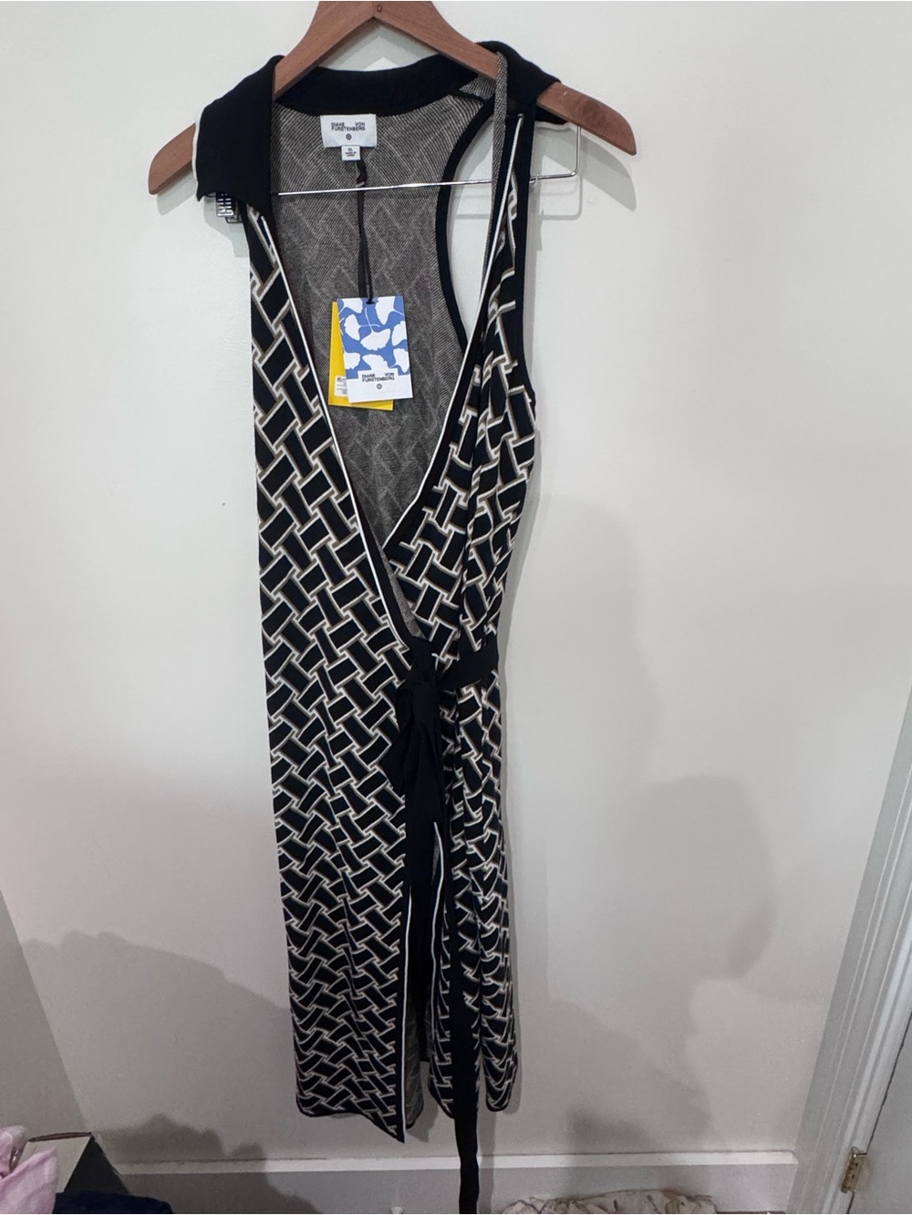 Diane Von Furstenberg x Target Black and White Geometric Wrap Midi Dress - Picture 3 of 10